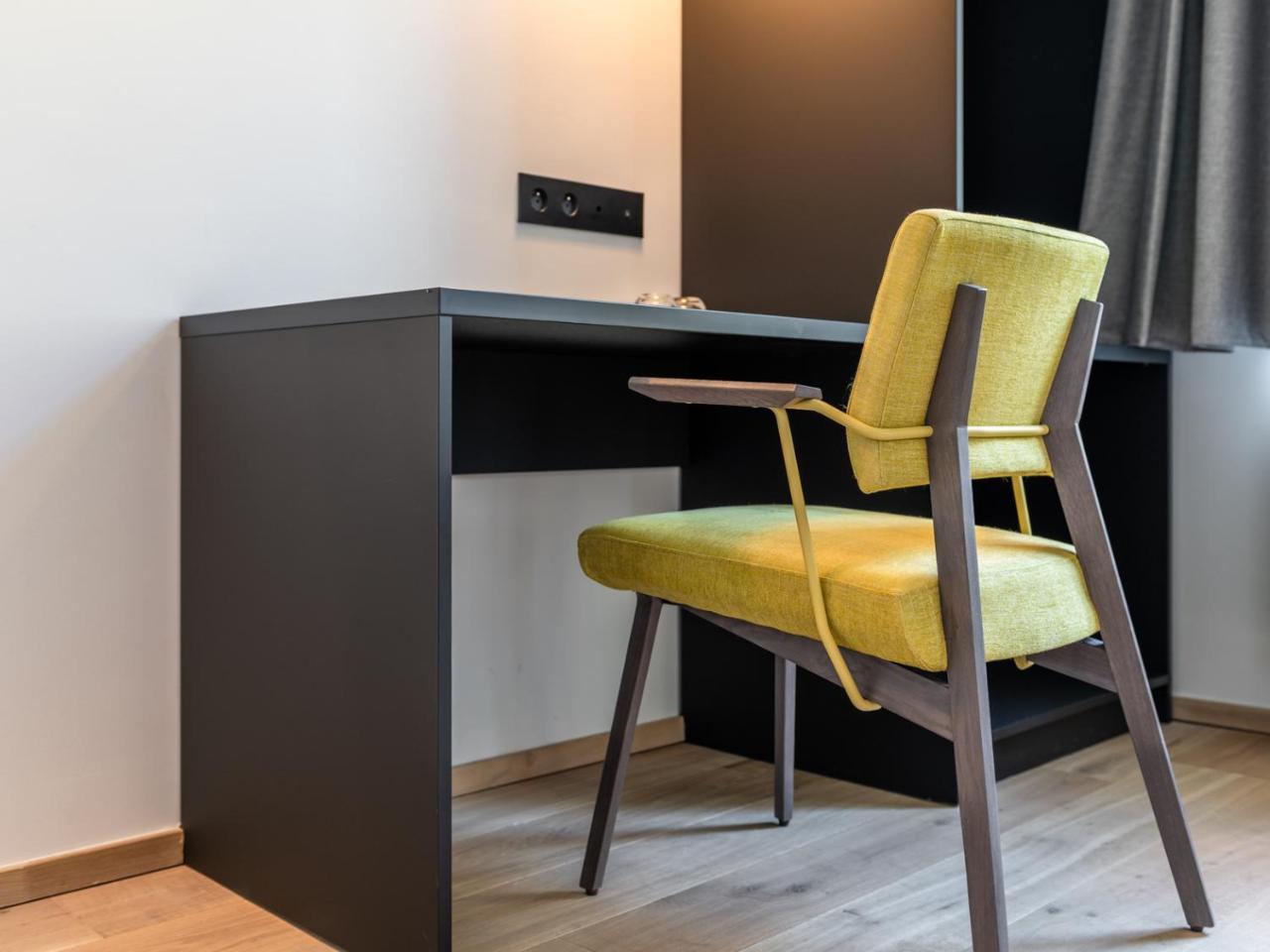 Hotel Kronacker Тиенен/Тийнен Екстериор снимка