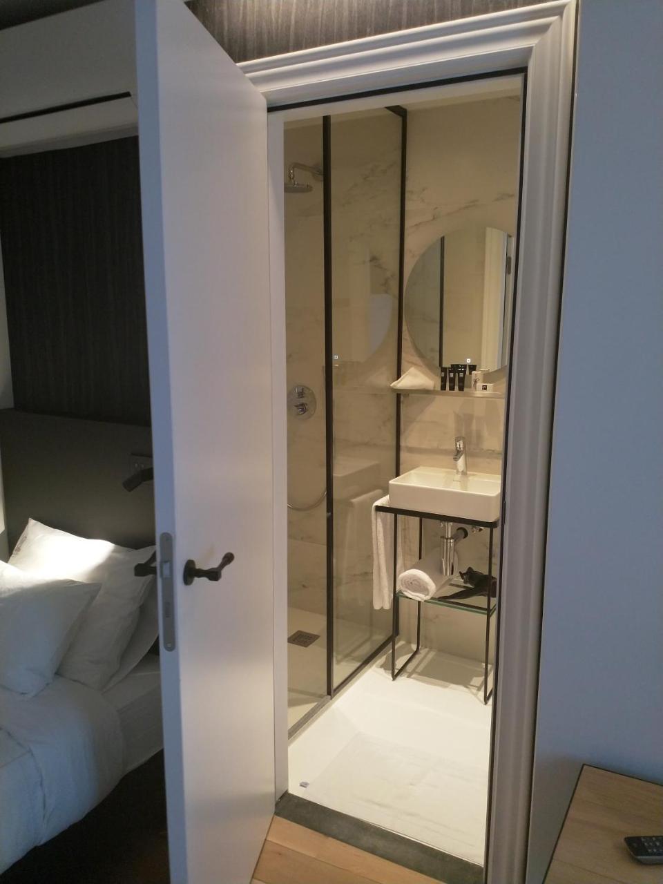 Hotel Kronacker Тиенен/Тийнен Екстериор снимка